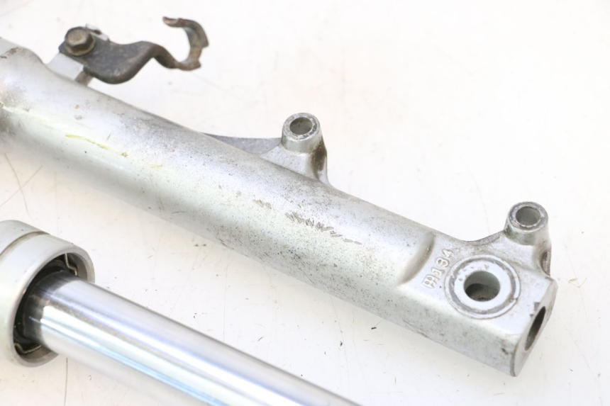 photo de FORKS LEG SYM MIO 50 (2005 - 2010) - Alternative perspective