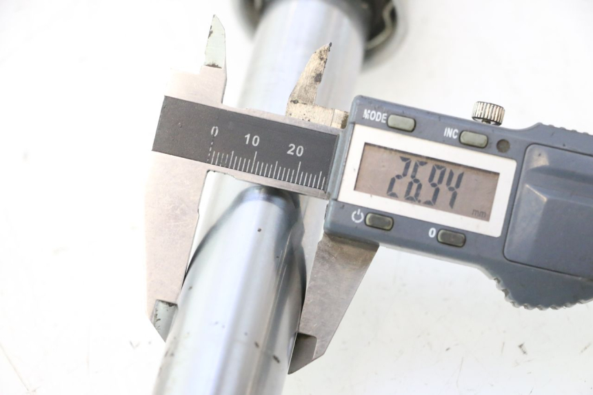 photo de FORKS LEG SYM MIO 50 (2005 - 2010) - Technical close-up