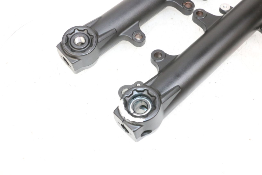 photo de FORKS LEG YAMAHA MT-07 MT07 ABS 700 (2018 - 2020) - Checked used part