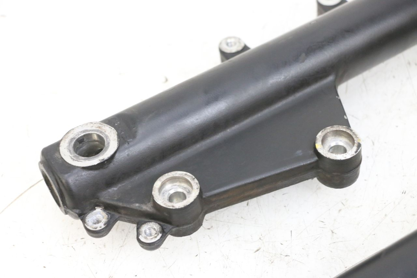 photo de FORKS LEG PIAGGIO NEW TYPHOON 50 (2018 - 2021) - Supplementary product photo