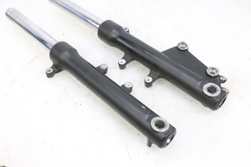 photo de FORKS LEG PIAGGIO NEW TYPHOON 50 (2018 - 2021) - Surface and material condition