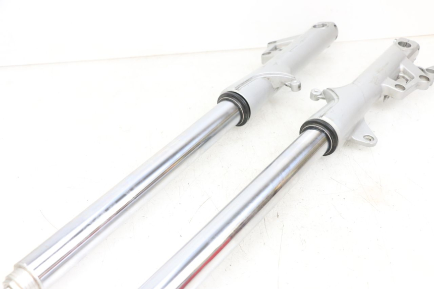 photo de FORKS LEG MOTO GUZZI NORGE 8V GT 1200 (2011 - 2016) - Zoom on usage condition