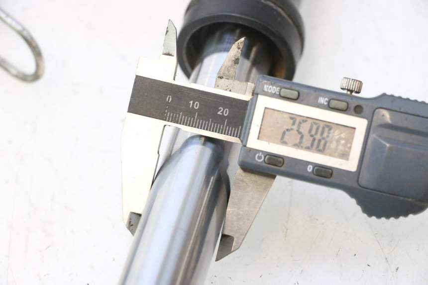 photo de FORKS LEG JM MOTORS OLDIES 4T 50 (2010 - 2020) - Technical close-up