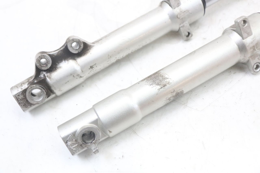 photo de FORKS LEG PEUGEOT DJANGO 125 (2014 - 2017) - Additional view of the item