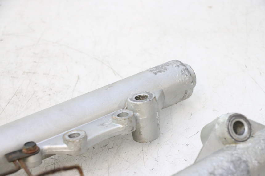 photo de FORKS LEG YIYING RETRO 125 (2008 - 2018) - Technical close-up