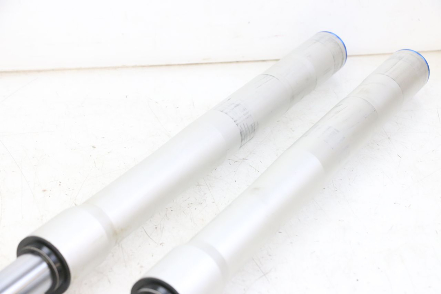 photo de FORKS LEG APOLLO RFZ 125 - High-resolution close-up