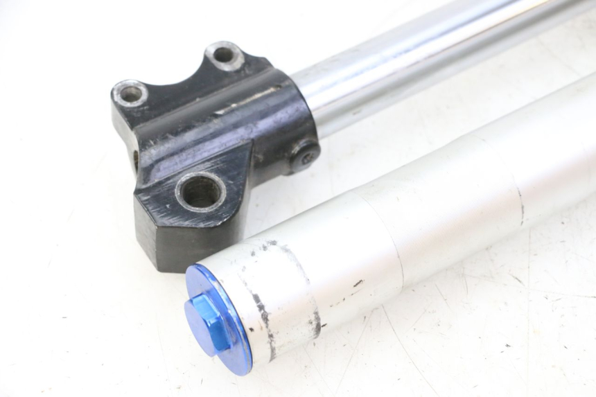 photo de FORK TUBE APOLLO RFZ 150 - Detailed visual inspection