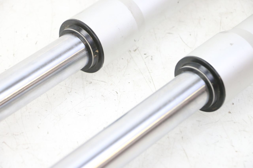 photo de FORKS LEG APOLLO RFZ 125 - High-resolution close-up