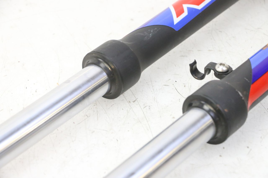 photo de FORKS LEG APOLLO RFZ 125 - Component zoom