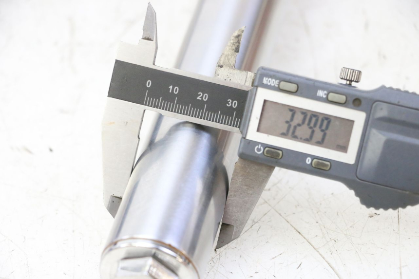 photo de FORKS LEG APOLLO RFZ 125 - Technical close-up