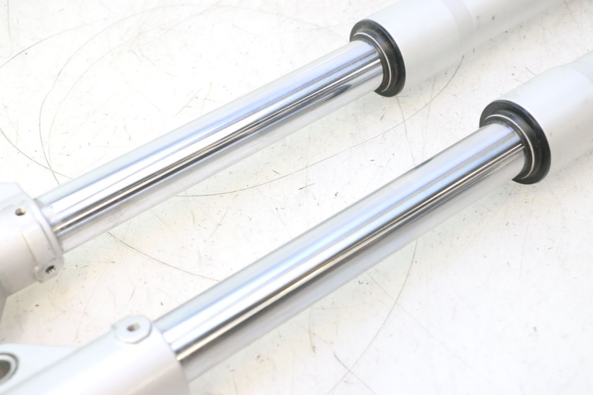 photo de FORK TUBE APOLLO RFZ 150 - Surface and material condition