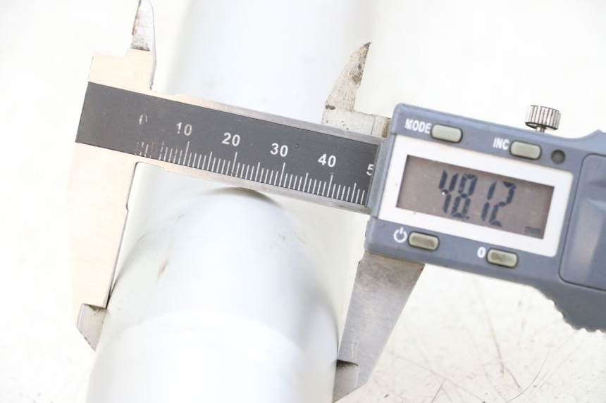 photo de FORKS LEG APOLLO RFZ 140 - Component detail