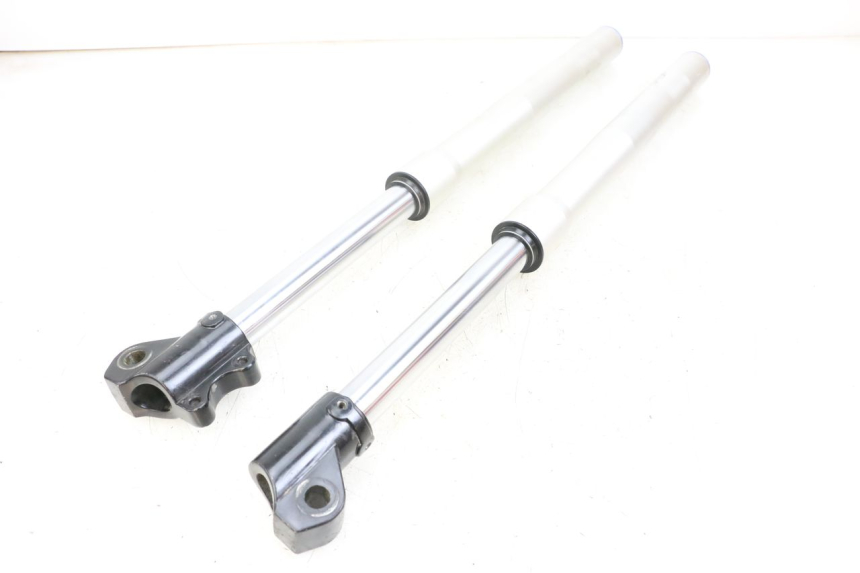 photo de FORKS LEG APOLLO RFZ 140 - Surface and material condition