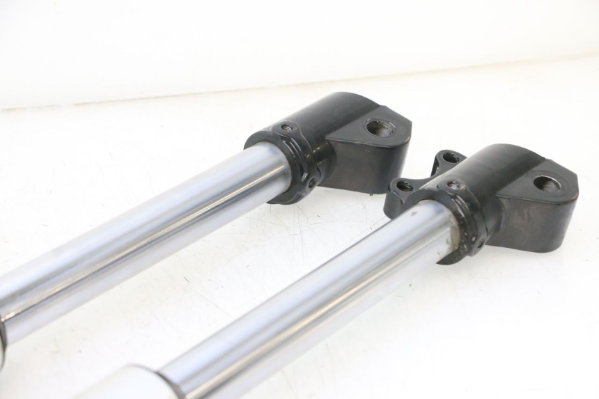 photo de FORKS LEG APOLLO RFZ 140 - Distinctive features