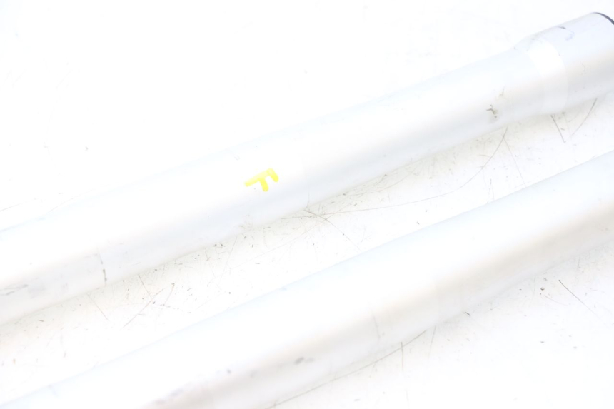 photo de FORKS LEG APOLLO RFZ 140 - High-resolution close-up