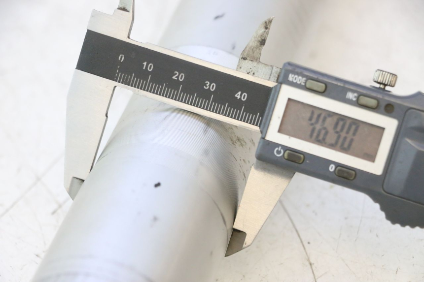 photo de FORKS LEG APOLLO RFZ 140 - Alternative perspective