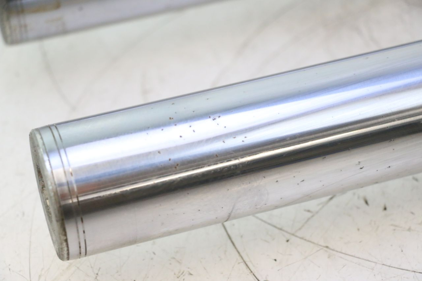 photo de FORKS LEG HARLEY DAVIDSON ROAD GLIDE FLTRXSE 1920 (2018 - 2022) - Fixing points details