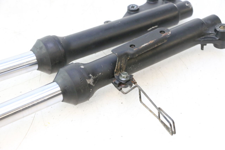 photo de FORKS LEG TNT MOTOR ROMA 10' 2T 50 (2011 - 2018) - Fixing points details