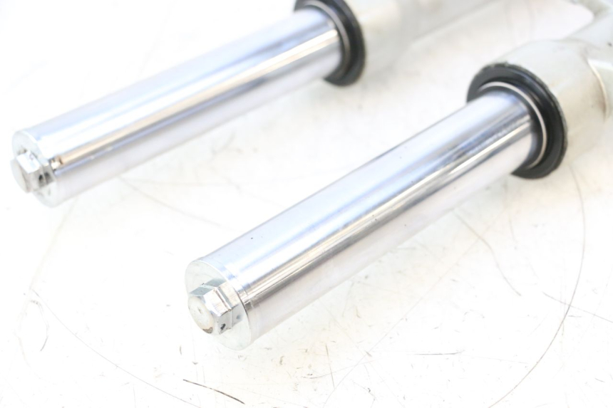 photo de FORKS LEG PEUGEOT SATELIS 125 (2006 - 2009) - Zoom on usage condition