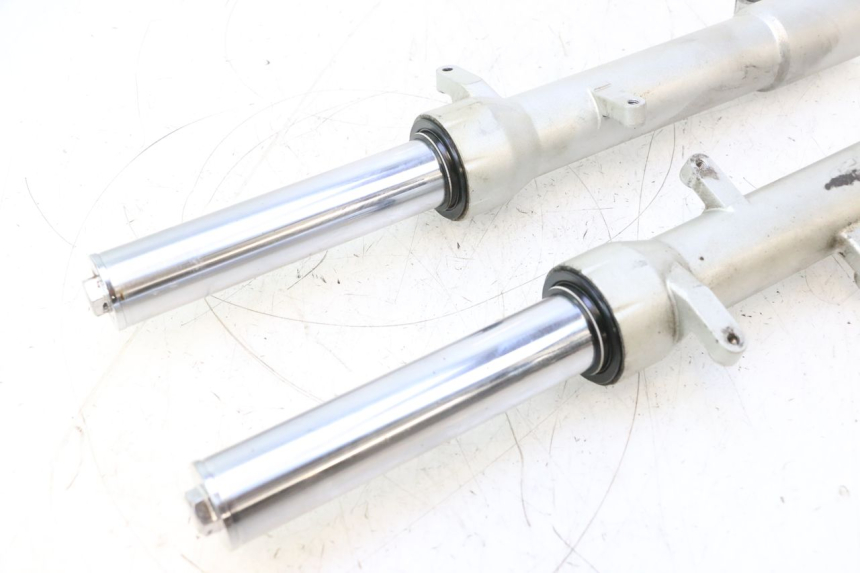 photo de FORKS LEG PEUGEOT SATELIS 125 (2006 - 2009) - Alternative perspective