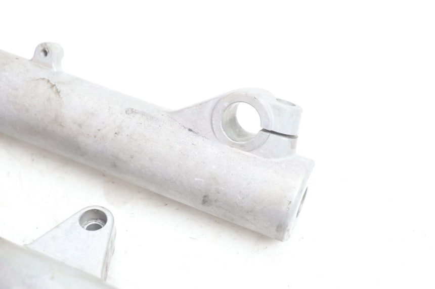 photo de FORKS LEG APRILIA SCARABEO GT 125 (1999 - 2007) - Additional view of the item