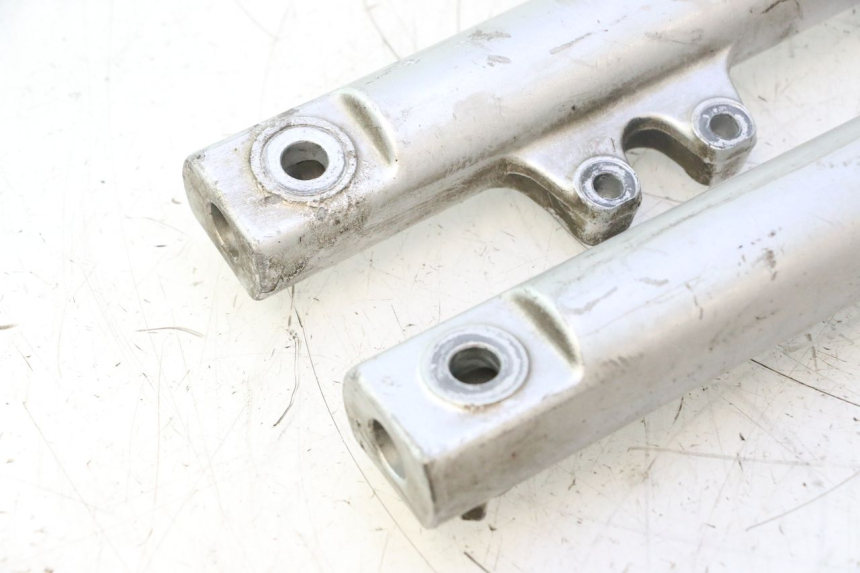 photo de FORKS LEG HONDA SH 125 (2001 - 2003) - Zoom on usage condition