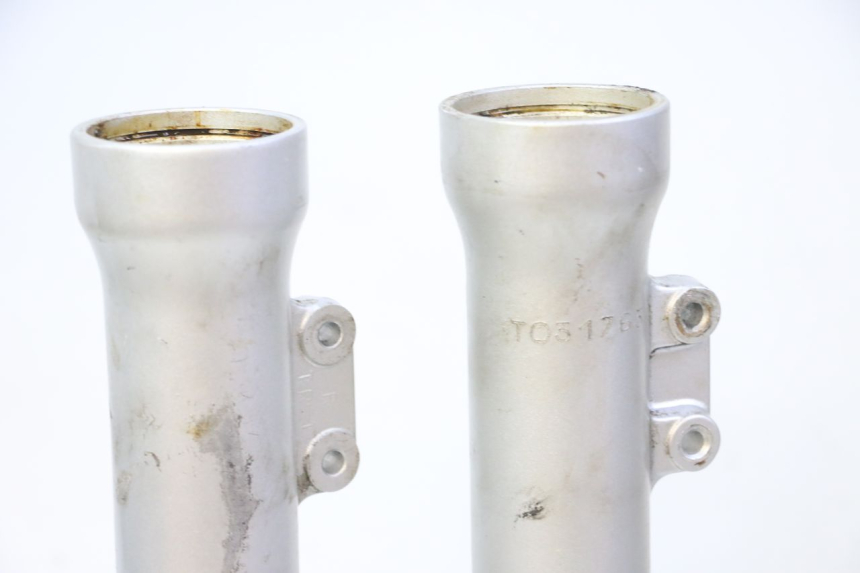 photo de FORKS LEG TRIUMPH SPRINT 900 (1995 - 1998) - Zoom on usage condition