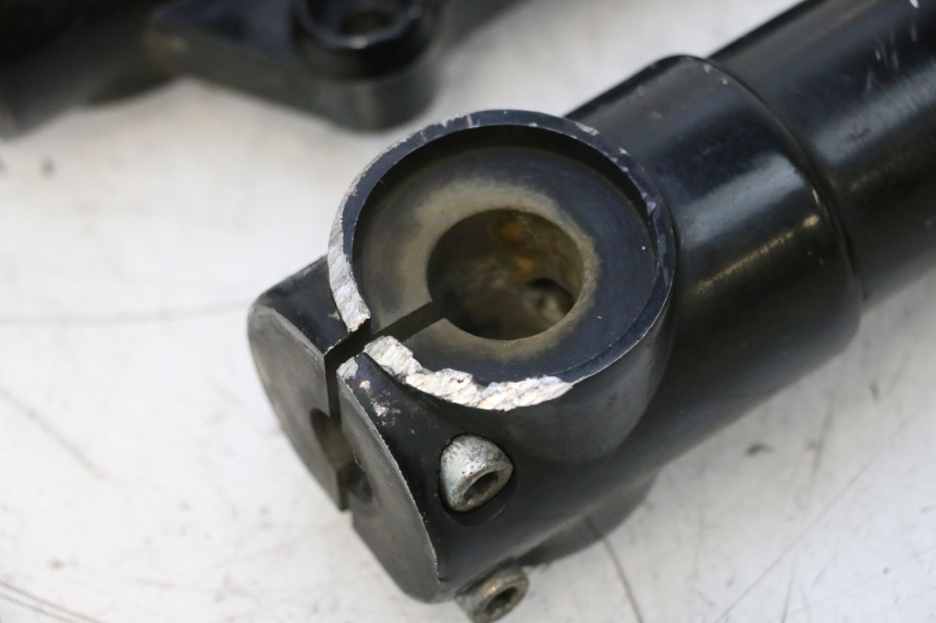 photo de FORKS LEG APRILIA SR MOTARD 50 (2012 - 2018) - Surface and material condition