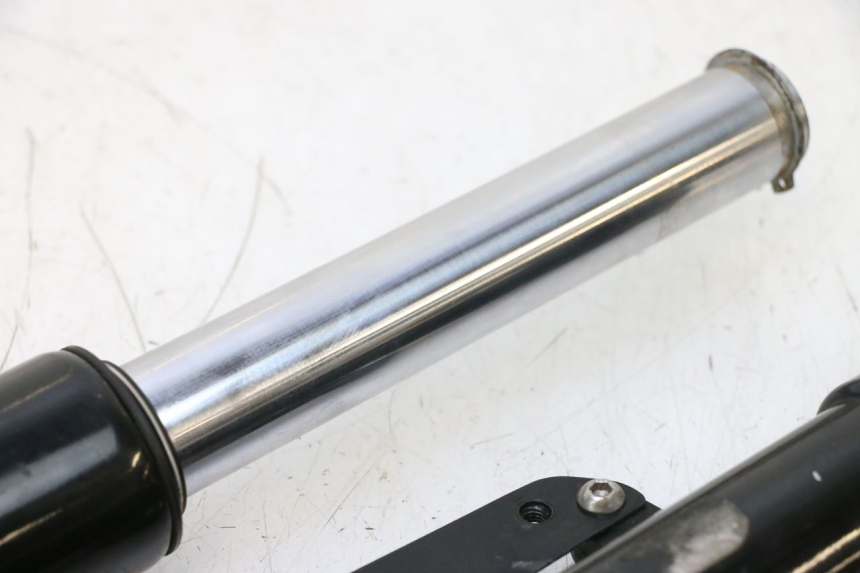 photo de FORKS LEG APRILIA SR MOTARD 50 (2012 - 2018) - Markings and original references