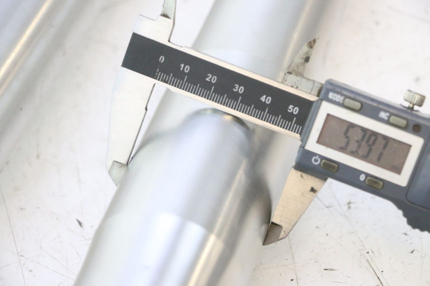 photo de FORKS LEG DUCATI SS IE DS CARENEE 1000 (2002 - 2006) - Zoom on usage condition
