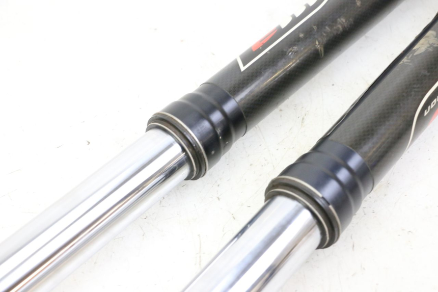 photo de FORKS LEG KTM SUPERENDURO R 950 (2005 - 2009) - High-resolution close-up