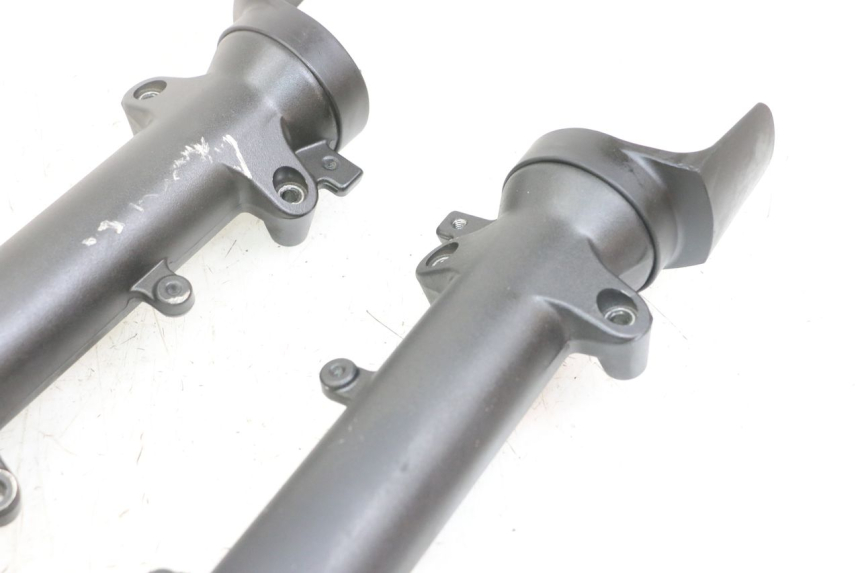 photo de FORKS LEG SUZUKI GSX F GSXF 650 (2007 - 2015) - Fixing points details