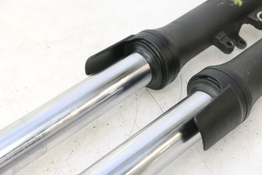 photo de FORKS LEG YAMAHA TDM ABS 900 (2002 - 2014) - Technical close-up