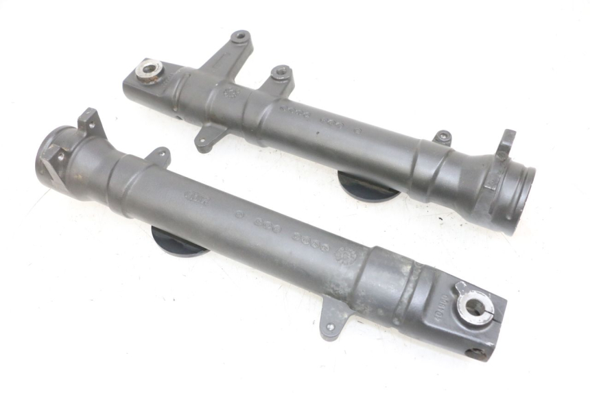 photo de FORKS LEG YAMAHA TZR 50 (2008 - 2016) - Technical close-up