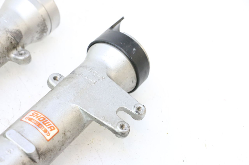photo de FORKS LEG HONDA VFR FI RC46 800 (1998 - 2001) - Distinctive features
