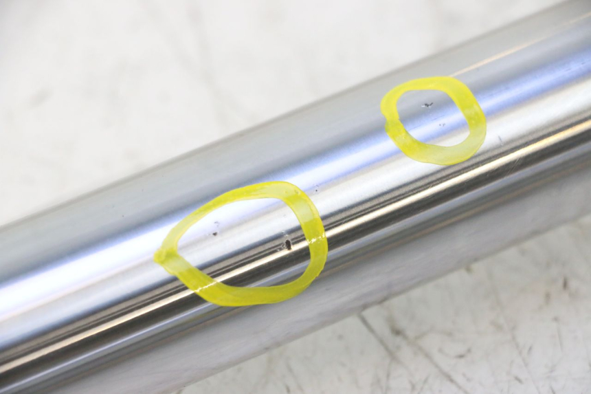 photo de FORKS LEG DAELIM VJ ROADWIN 125 (2004 - 2007) - High-resolution close-up