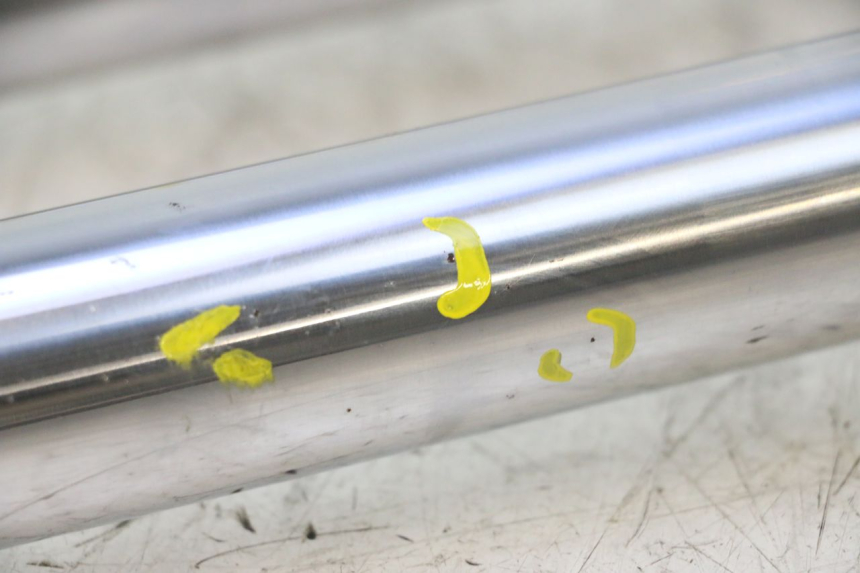 photo de FORKS LEG DAELIM VJ ROADWIN 125 (2004 - 2007) - Supplementary product photo