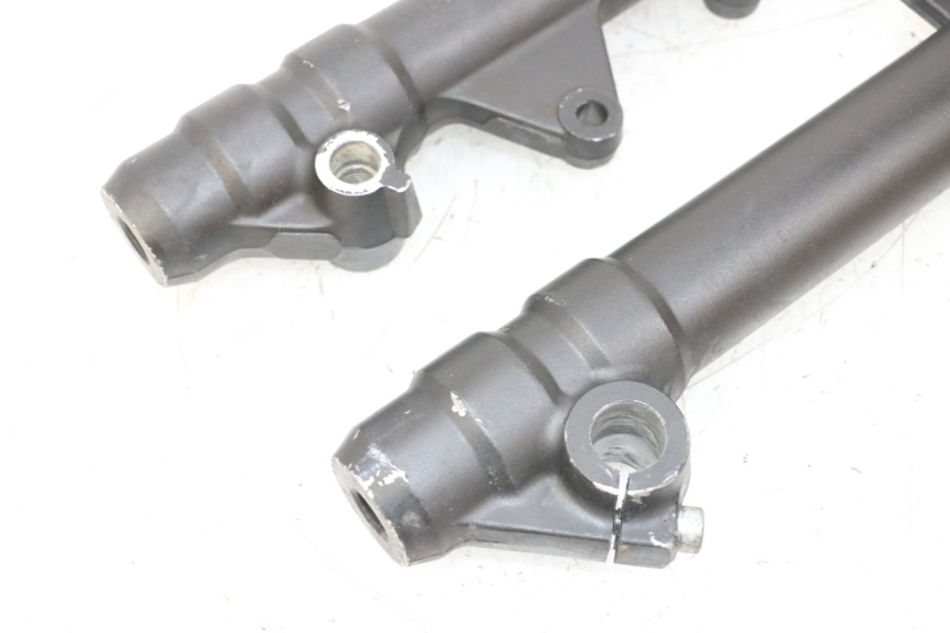 photo de FORKS LEG YAMAHA X-MAX XMAX 125 (2010 - 2013) - Fixing points details