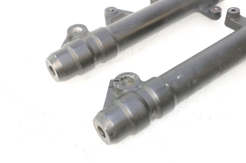 photo de FORKS LEG YAMAHA X-MAX XMAX 125 (2010 - 2013) - Alternative perspective