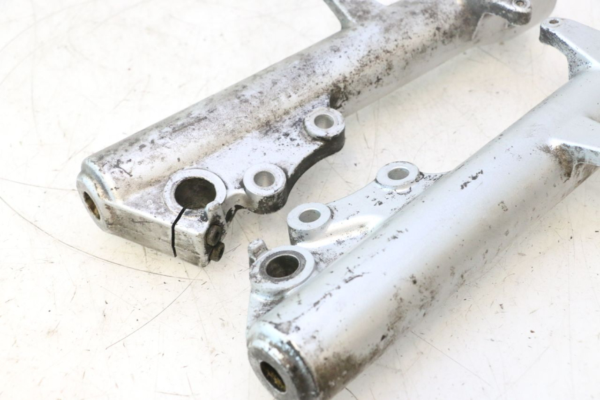 photo de FORKS LEG PIAGGIO X9 AMALFI 180 (2000 - 2003) - Fixing points details