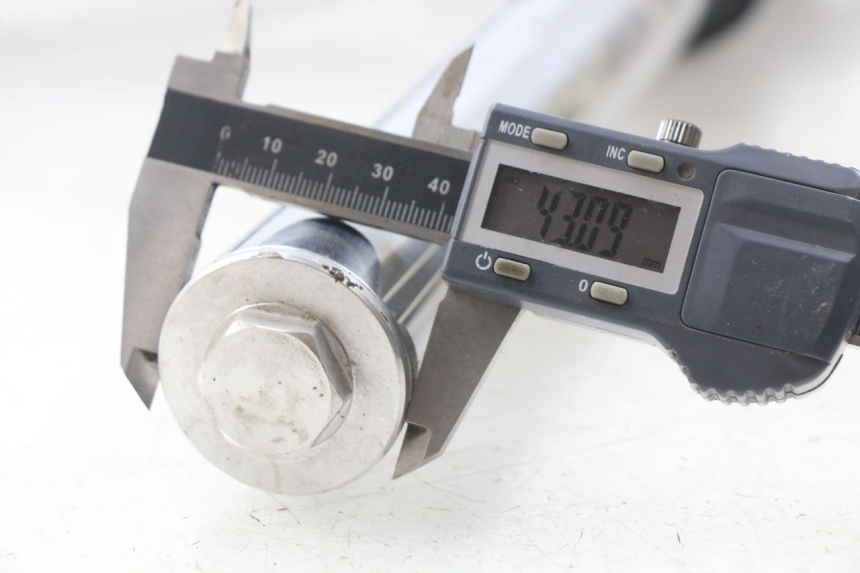 photo de FORKS LEG YAMAHA XP T-MAX TMAX 500 (2008 - 2012) - Alternative perspective