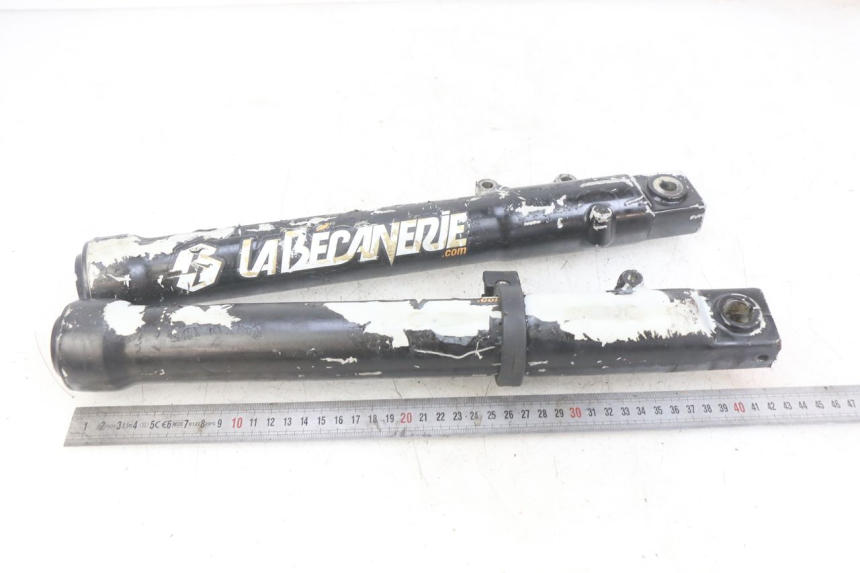 photo de FORK TUBE PEUGEOT XP6 50 (2006 - 2011) - Alternative perspective