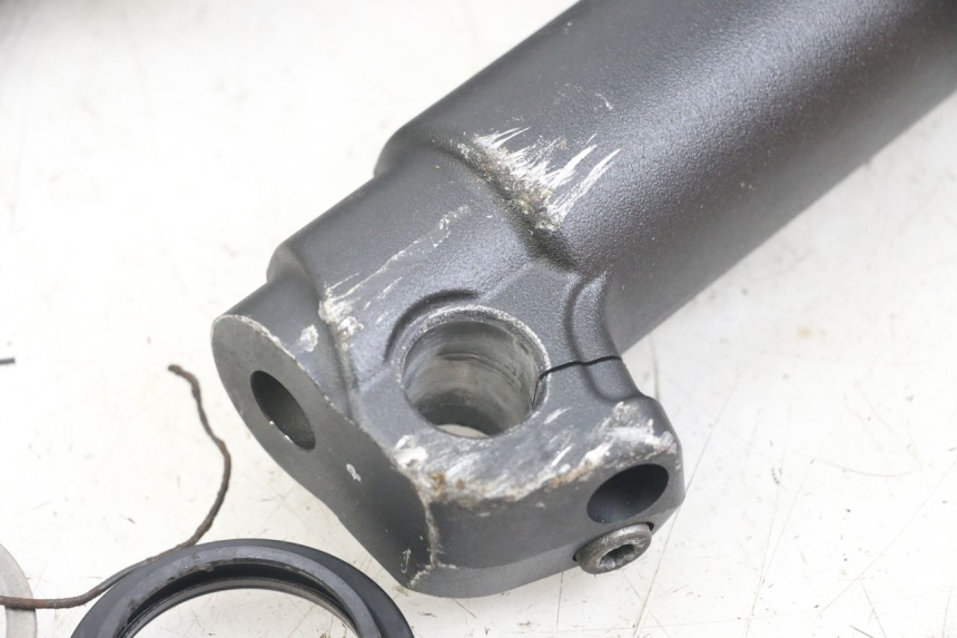 photo de FORK TUBE YAMAHA XT X 660 (2004 - 2016) - Fixing points details