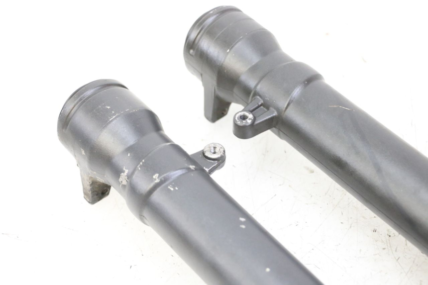photo de FORKS LEG YAMAHA TZR 50 (2008 - 2016) - Surface and material condition
