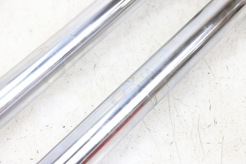 photo de FORKS LEG YAMAHA XVS DRAG STAR DRAGSTAR 650 (1997 - 2007) - High-resolution close-up