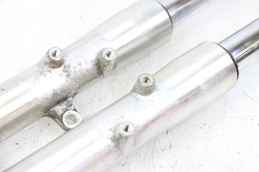 photo de FORKS LEG YAMAHA XVS DRAG STAR DRAGSTAR 650 (1997 - 2007) - Fixing points details