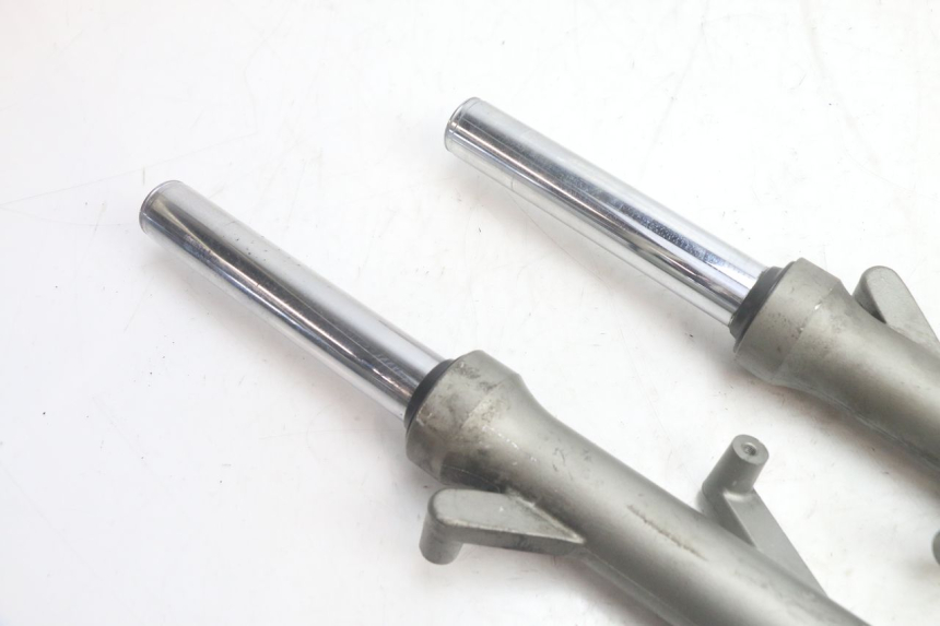 photo de FORKS LEG YAMAHA YP MAJESTY 125 (1998 - 2001) - Component detail