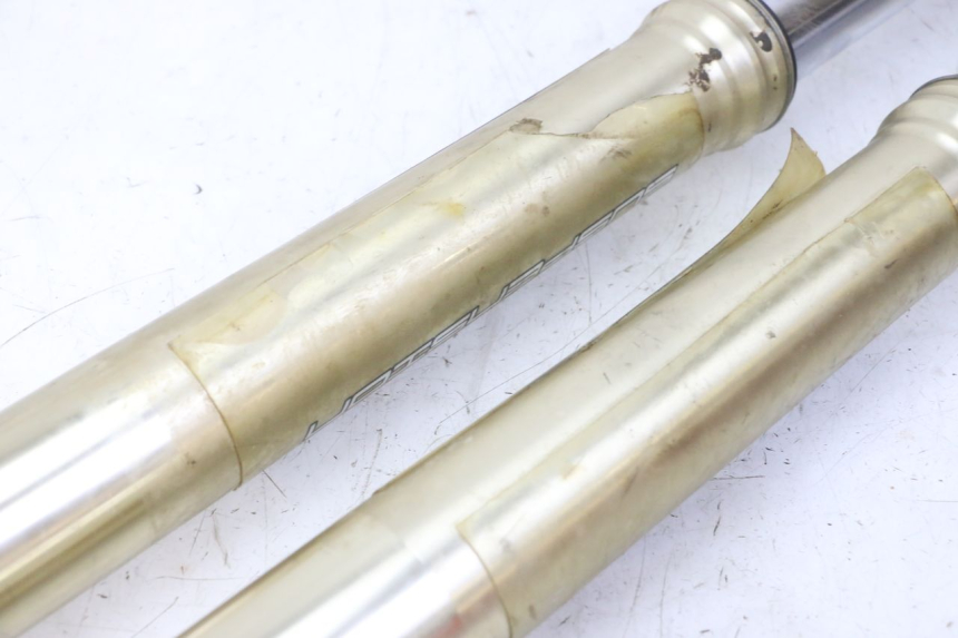 photo de FORKS LEG YAMAHA YZ-F YZF 250 (2014 - 2018) - Focus on structure