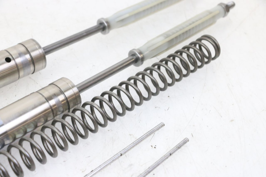 photo de Fork tube YAMAHA YZ 85 (2002 - 2018) - Detailed visual inspection