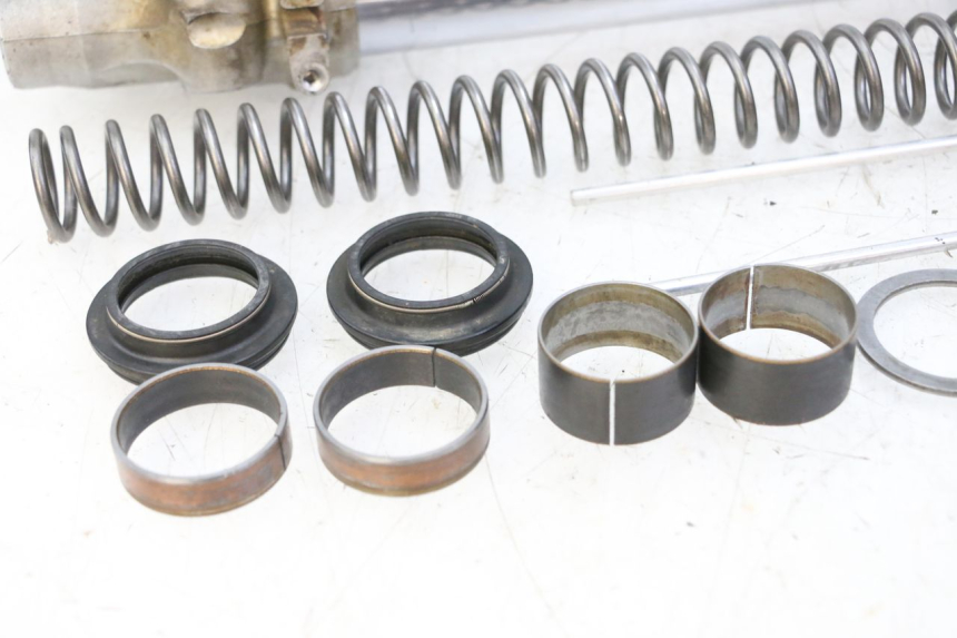 photo de Fork tube YAMAHA YZ 85 (2002 - 2018) - Alternative angle